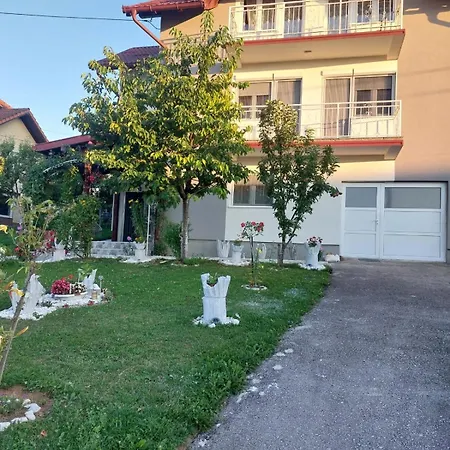 Apartman Vlasenica Appartamento